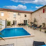 Holiday home Story